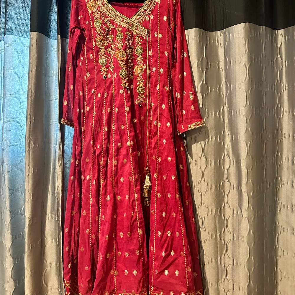 Pakistani Designer Pink gown style 3 Pc set. With tassle and gota dupatta.